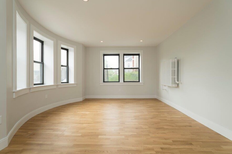 Building Photo - 140 Highland Ave