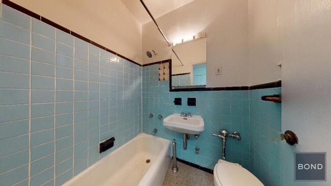 Building Photo - 432 E 83rd St