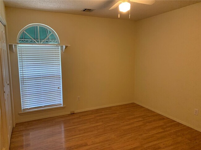 Building Photo - 1302 N Flamingo Rd