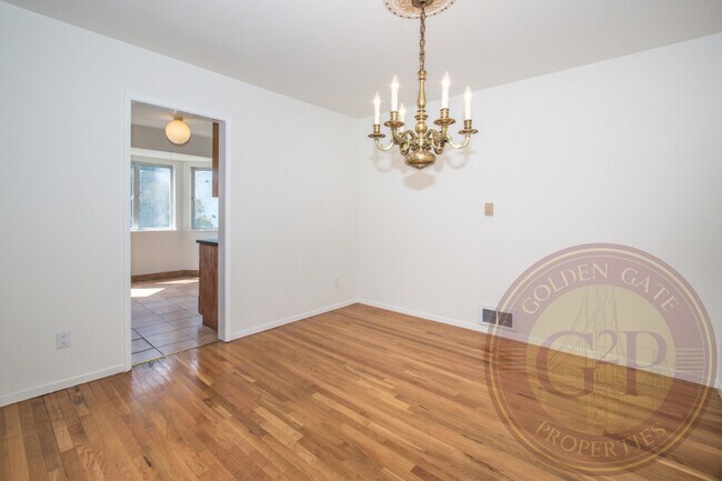 Building Photo - Corona Heights - 3 BR, 2.5 BA Condo 1,586 Sq. Ft. - 3D Virtual Tour, Parking, Patio