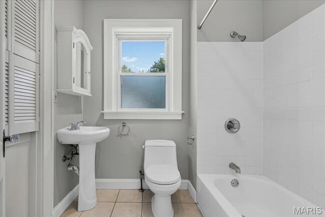 Building Photo - Cute Tower Grove South Home