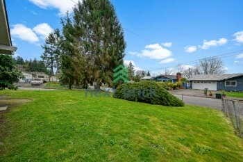 Building Photo - Charming Single-Story Retreat in a Quiet Kent Neighborhood!