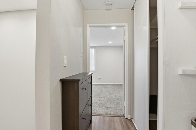 Building Photo - 6542 Ocean Crest Dr