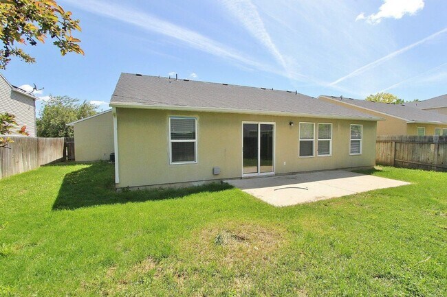 Building Photo - Clean Single-Level Home in Charter Pointe