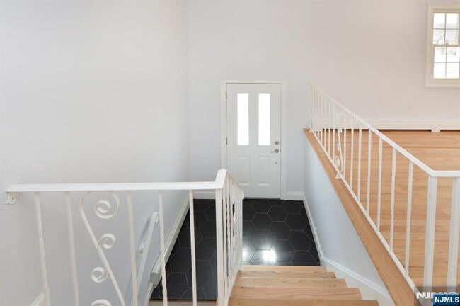 Building Photo - 269 Columbia Terrace