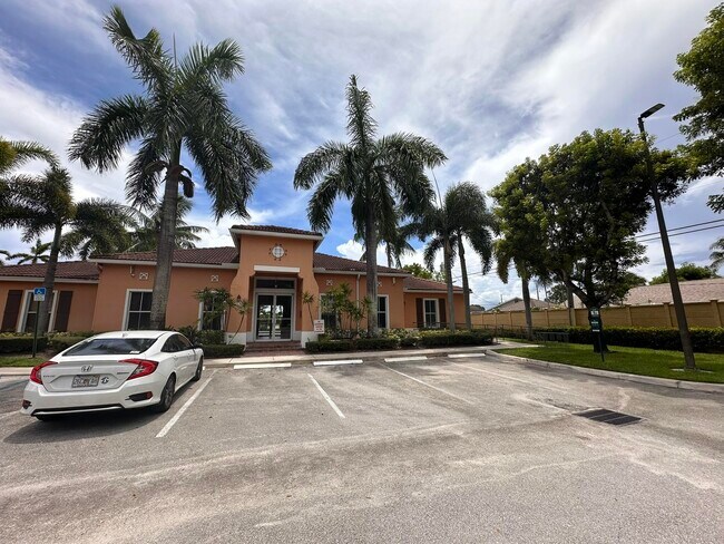 Building Photo - 3545 Forest Hill Blvd