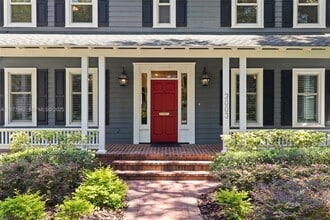 Building Photo - 3003 W Villa Rosa Park