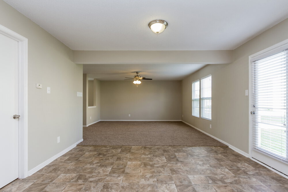 Building Photo - 9160 Middlebury Way