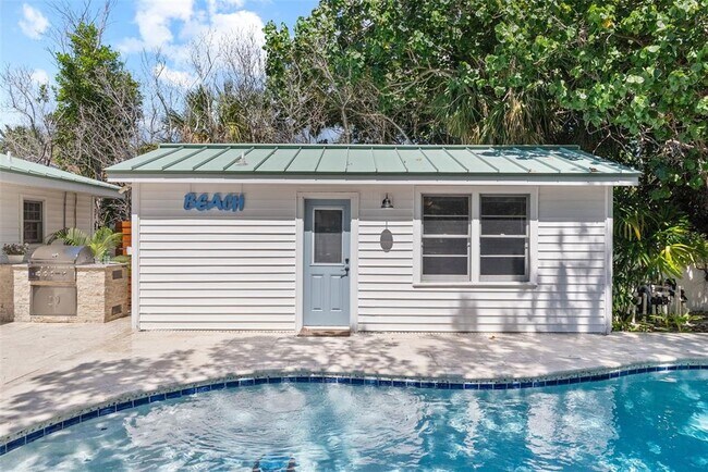 Building Photo - 759 Lantana Ave