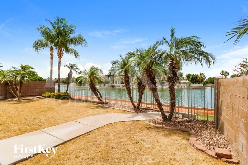 Building Photo - 10802 W Granada Rd