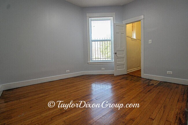 Building Photo - 5407 S Indiana Ave