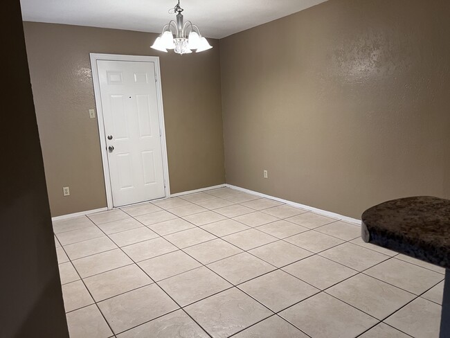 Building Photo - 312 Spring Branch Ln