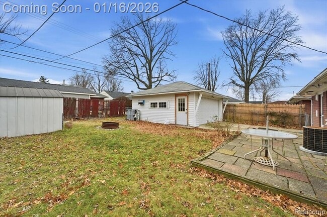 Building Photo - 1198 E Hudson Ave