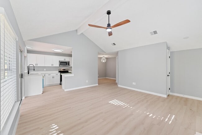 Building Photo - 9323 Goodmeadow Dr