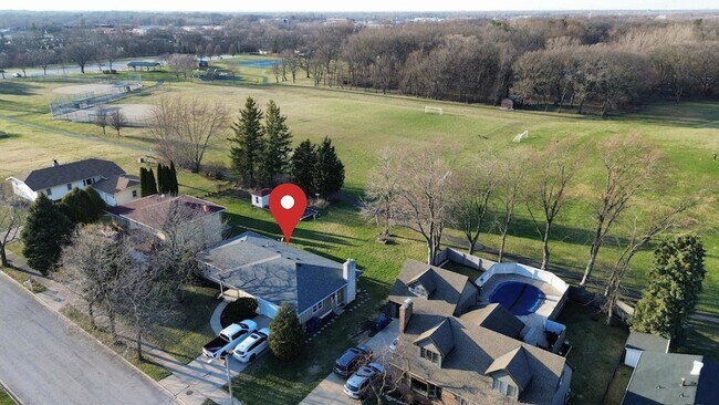 Building Photo - 432 Summer Dr