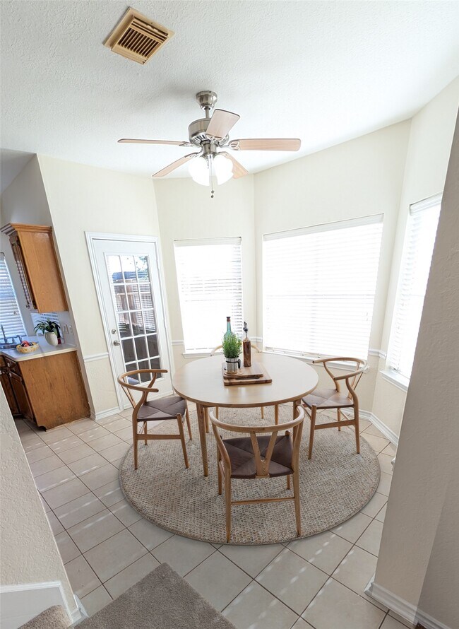 Building Photo - 4510 Chestnut Meadow Dr