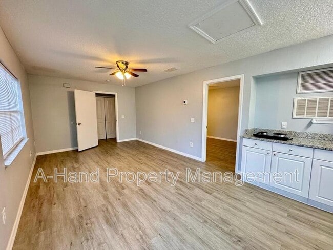 Building Photo - 304 Washington Palm Loop