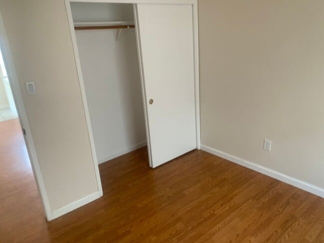 Building Photo - 8400 Persimmon Dr