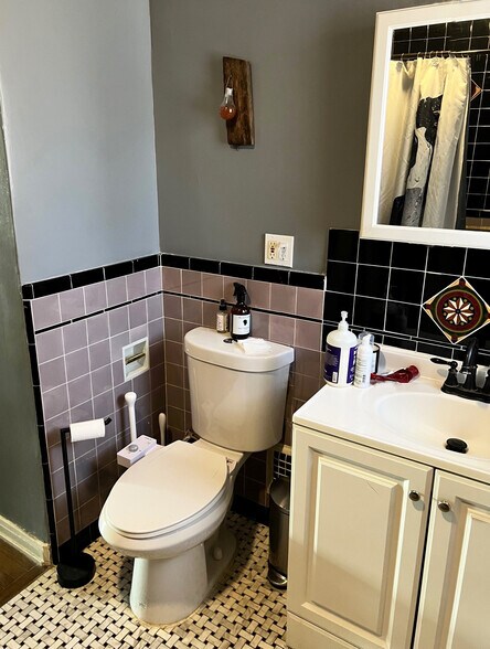 Bathroom 1 - 8512 Saturn St
