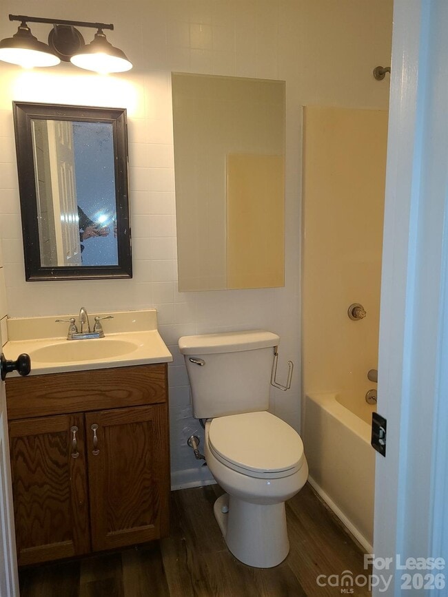 Building Photo - 201 Eastwood Dr