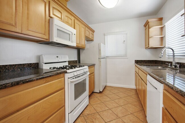 Building Photo - 1975 S Beverly Glen Blvd