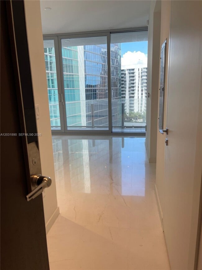 Building Photo - 300 Biscayne Blvd Way