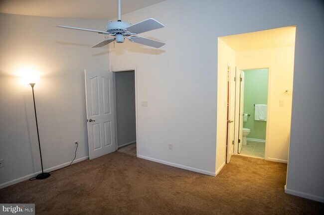 Building Photo - 2852 Yarling Ct