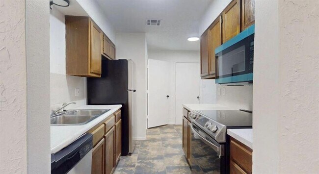 Building Photo - 603 Seminole Dr