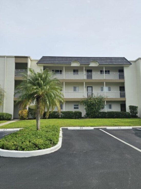 Building Photo - 4595 Chancellor St NE