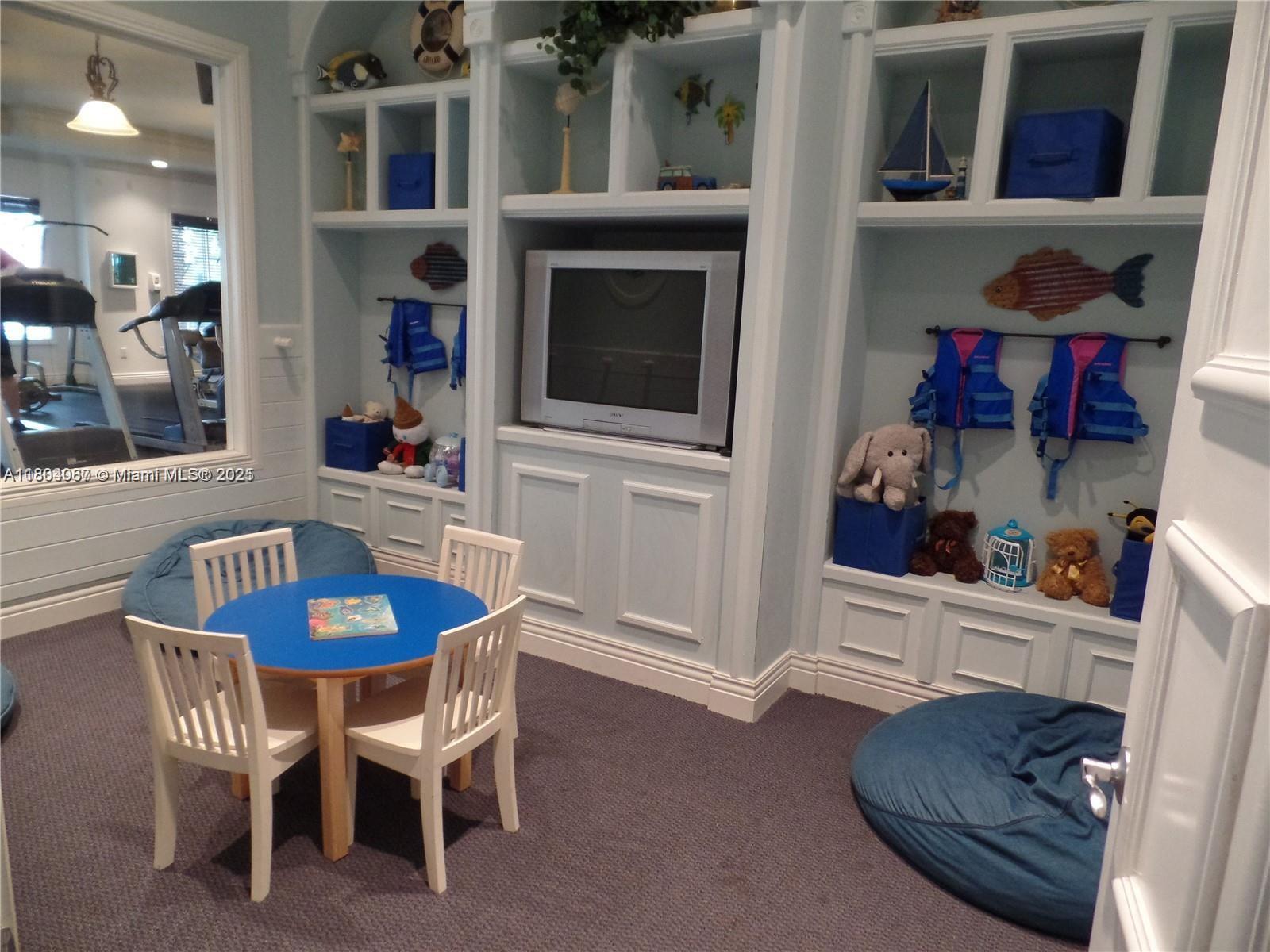 Building Photo - 6801 SW 44th St