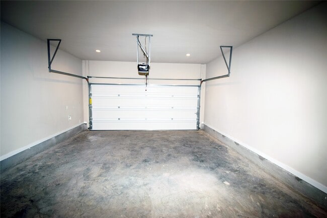 Building Photo - 9442 Starlight Oak Dr