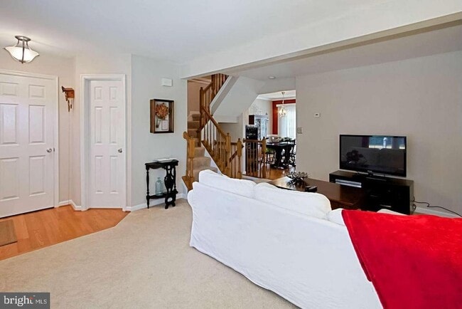 Building Photo - 6337 Littlefield Ct