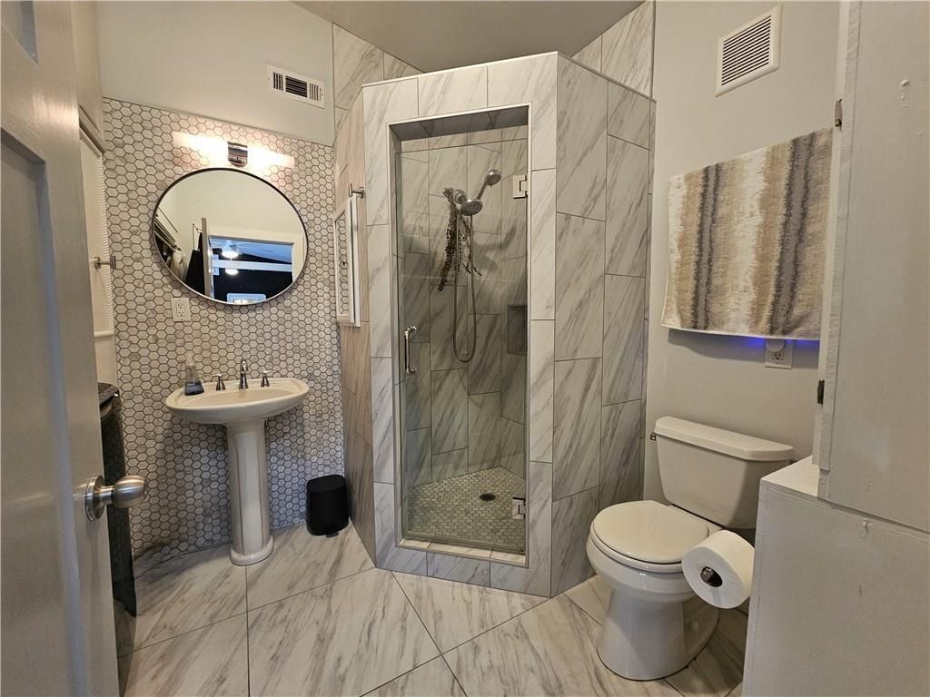 Building Photo - 74 Boulevard, B