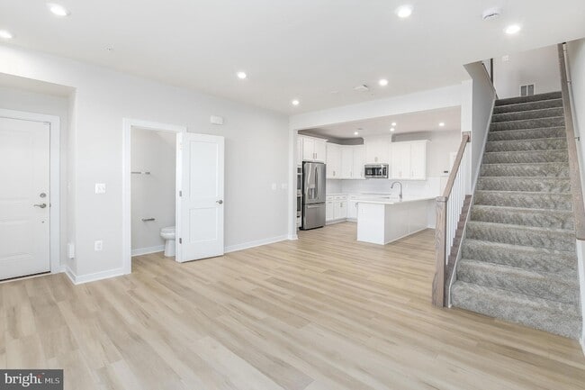 Building Photo - 44514 Wolfhound Sq
