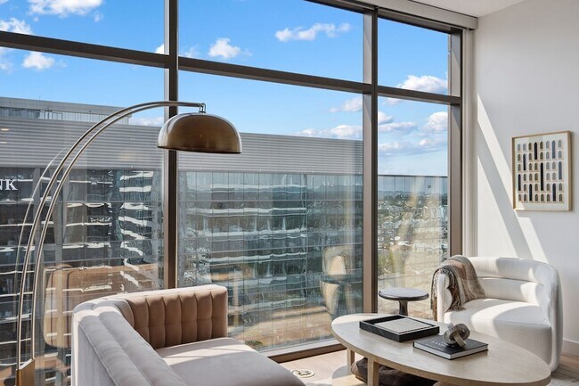 Building Photo - 1212 Demonbreun St