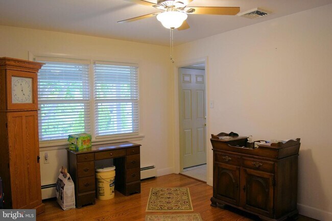 Building Photo - Beautiful 2 bed Rancher for Rent. Palmyra