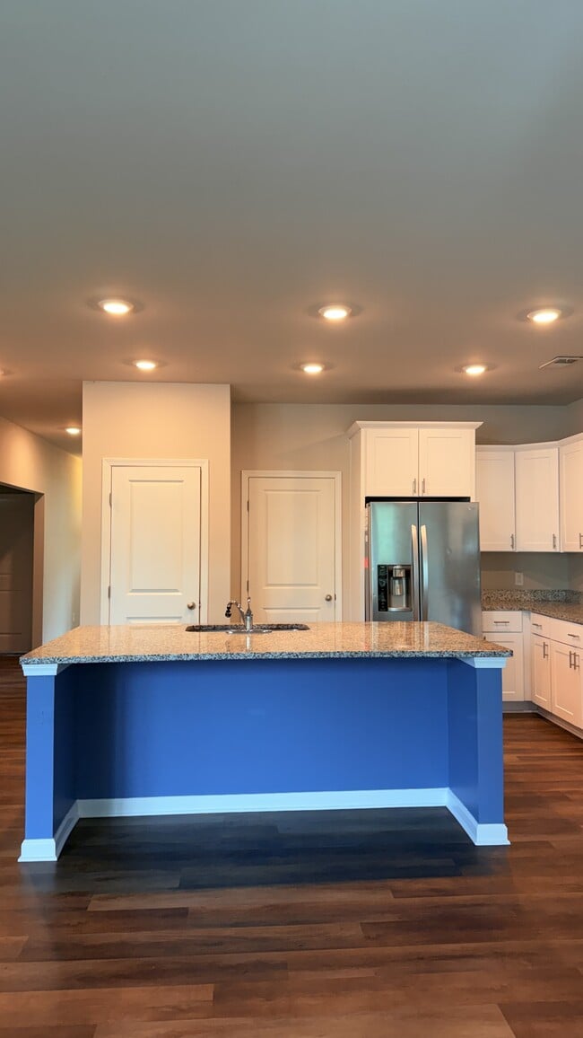 Building Photo - 71 Creekstone Dr