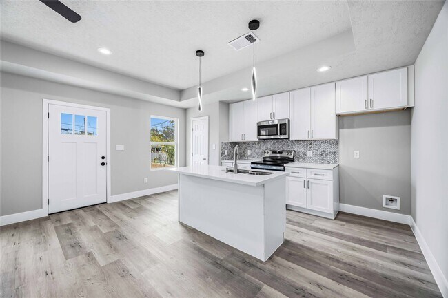 Building Photo - 8512 Farqueson St