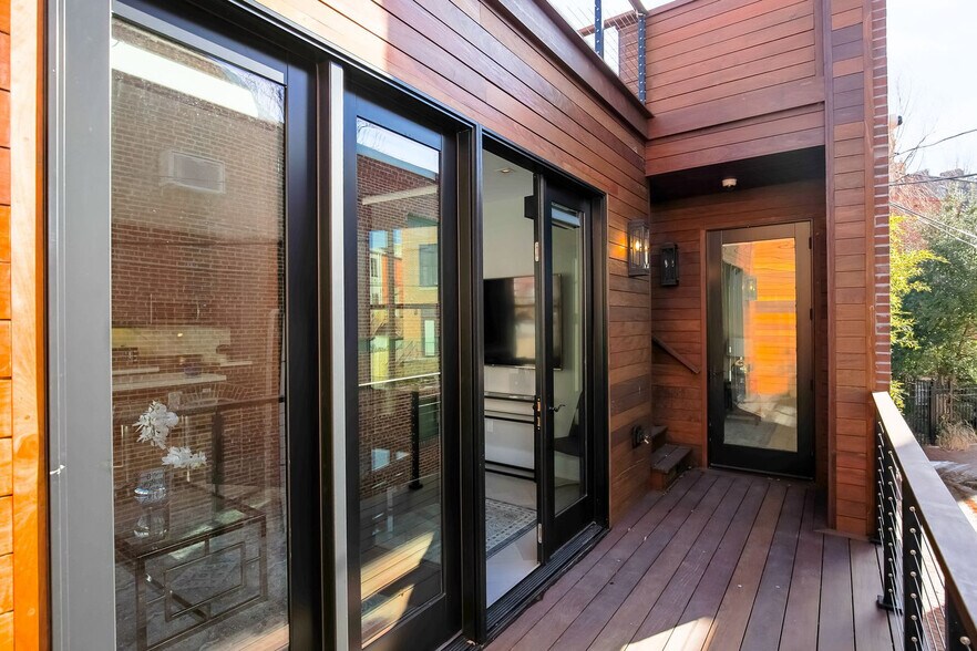 Building Photo - 1511 Kingman Pl NW
