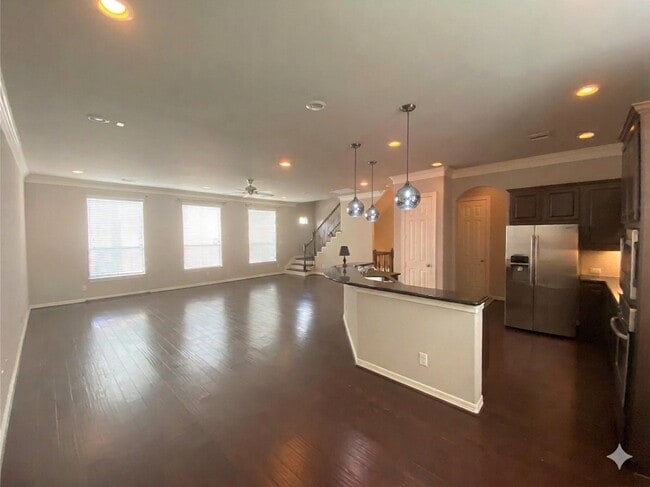 Building Photo - 3002 Soutine St