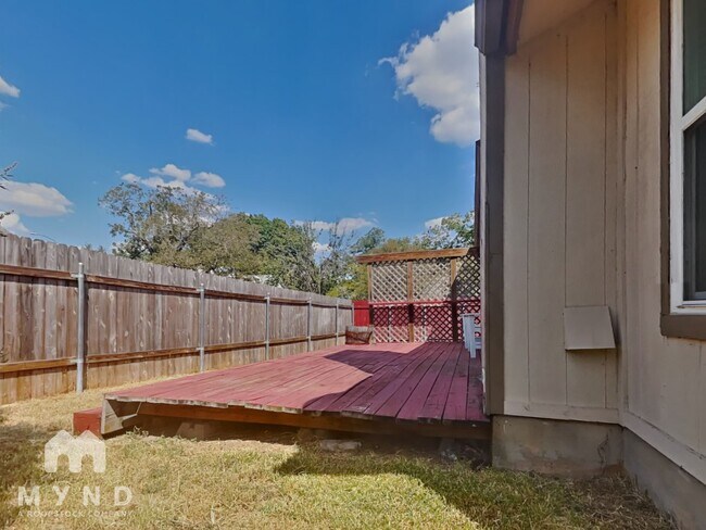 Building Photo - 9716 Meadowheath Dr