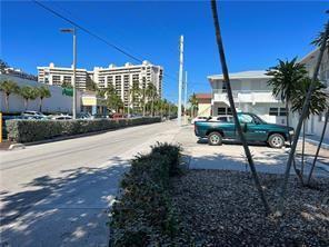 Building Photo - 4652 Poinciana St