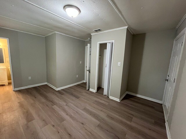 Building Photo - 5897 Leone Dr W