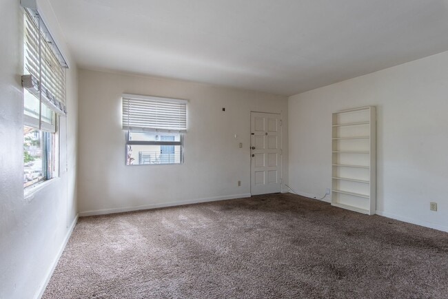 Building Photo - 4513-4519 Wilson Avenue
