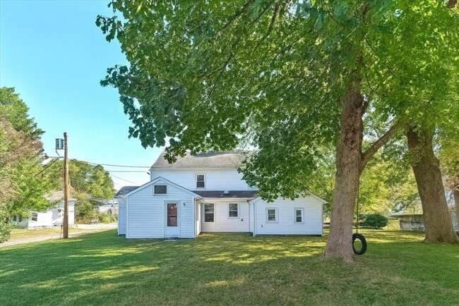Building Photo - 96-98-98 Chubbuck St
