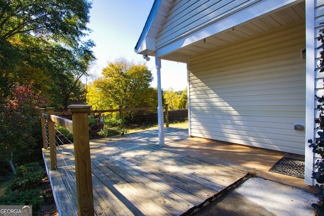 Building Photo - 413 Vista Way