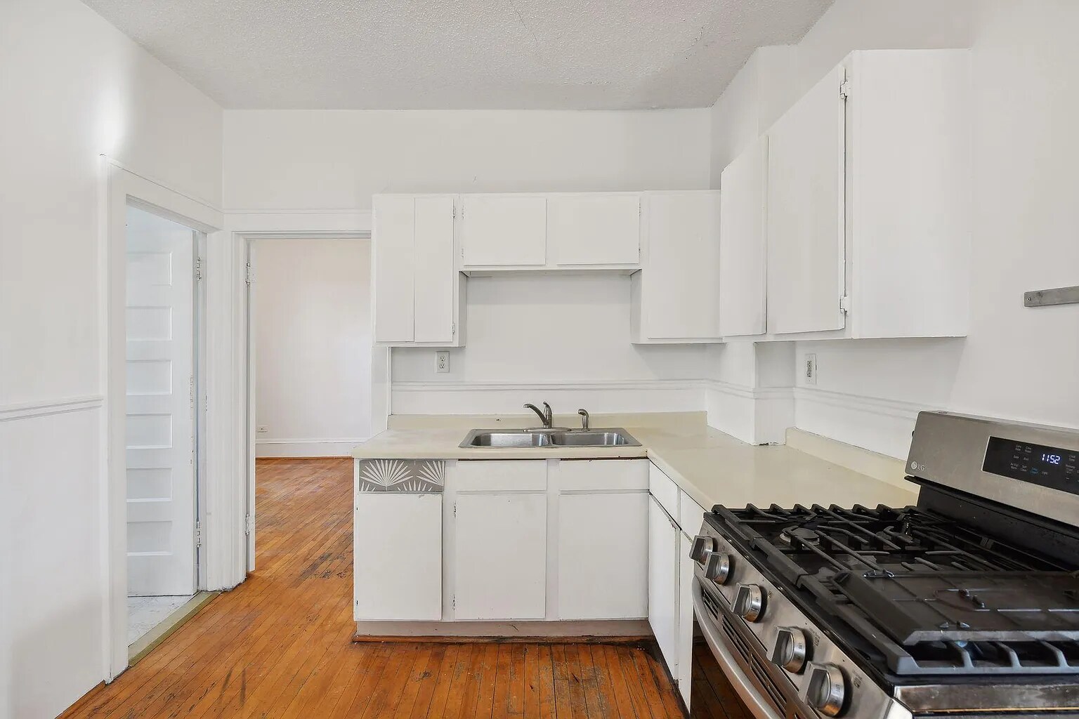 Building Photo - 104 W 27th St