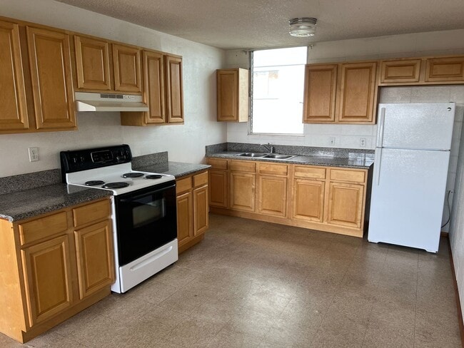 Building Photo - 2 Bedroom / 1 Bath at the Leolua Gardens
