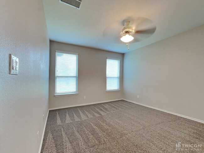 Building Photo - 125 Creek Terrace Dr
