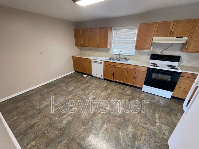 Building Photo - 4720 Meredith Rd